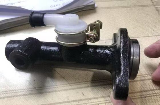 Japanese truck parts 31401-37011 Clutch master cylinder for HINO 300 N04C