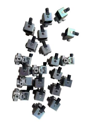 Phụ tùng xe tải Nhật Bản Van từ 1-82563602-0 cho ISUZU FVR34 6HK1 6HK1T PHỤ TÙNG ISUZU